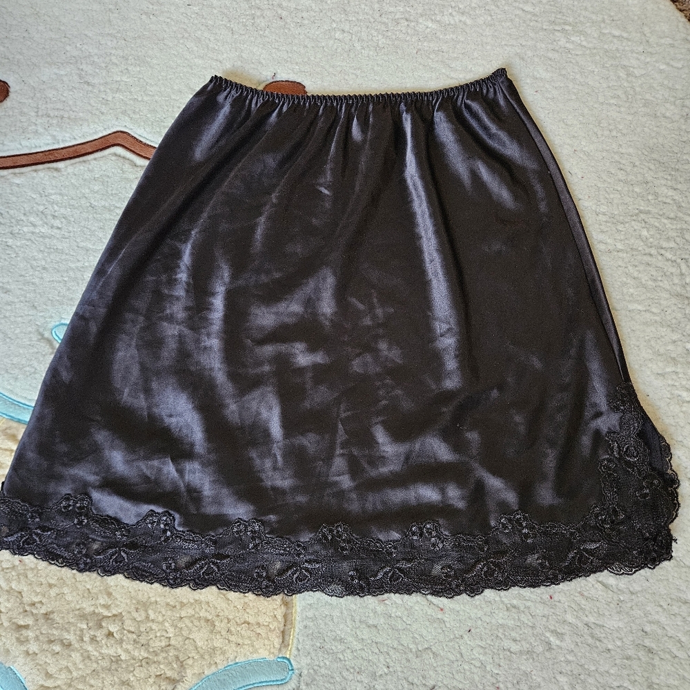 Victoria's Secret Black Slip Skirt with Lace Trim | Women's | Size: M